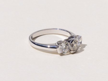 Trinity Three Stone Round Diamond Ring Fashion